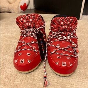 NWT Moon Boot Red Patterned Shoes size 7/7.5